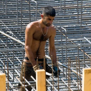 Cruising Gay: machotes con cadenas al cuello