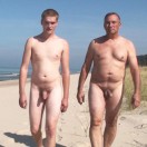 Gay Cruising: nudismo padre e hijo