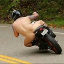 Xtudr - Moteros nudistas: Un grupo para los moteros que se la ponen dura montar en la moto en bolas