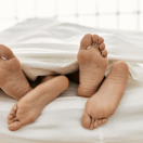 Xtudr - SEXO POR VACACIONES : Creo que es una idea original. 
Grupo en donde la gente que quiere viajar no le importa tener sexo con el dueño de la casa donde puede pasar la noche. 

-Decir donde queréis dormir y cuando, los que buscan.
-Decir donde ofreces alojamiento y que tipo de sexo buscas. Pasivo versátil activo.

No sexo por dinero. No largas estancias.
Simplemente es una forma diferente de alojarse en vacaciones. 