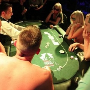 Cruising Gay: Stripoker
