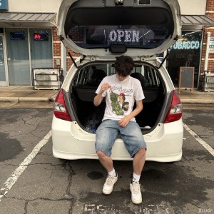 Xtudr - elliblunts: 6’1” size 11 🦶I’m out here to network, possibly meet somebody who is a photographer, or other content creators. 