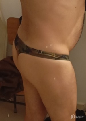 Xtudr - Cornu: Soy casado con ganas de sentir a un amo que me domine y me enseñe a obedecer.