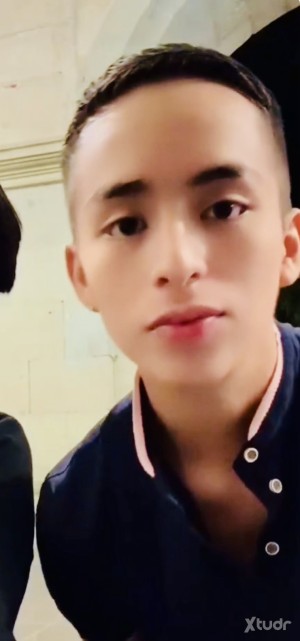 Xtudr - VirginWantToBeSub: chavito nalgon que quiere ser desvirgado y sometido.
Virgin boy want to get his first time submissive by an old t...