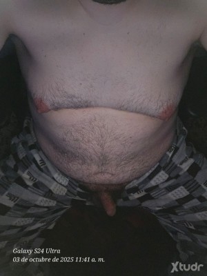 Xtudr - MaxPoison: Soy un chico gamer que ama los videojuegos y todo el placer que pueda darme una buena polla bien cargada de deliciosa lec...