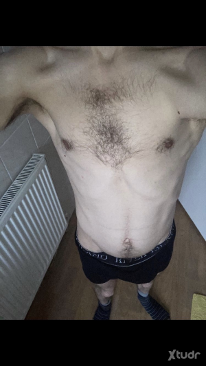 Xtudr - Tmm1493: Young, slim man looking to be toilet trained for a man.