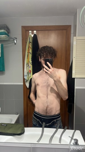 Xtudr - Sum22perrita: Me gusta ser una perra sumisa a las órdenes de sus amos! Machos y fuertes un plus. Aunque a veces también me gusta man...