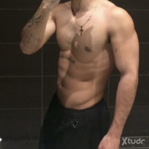 Xtudr - cabronMascHetero: Masculine, dominant and with character. I don't seek to please, I seek to command. I like control, obedience and f...
