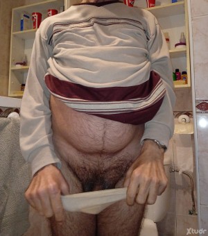 Xtudr - Culosexy1960: I consider myself a bisexual guy with a good penis and a good ass....I love wearing sexy women's lingerie, such as pan...