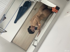 Xtudr - Andy21: Bottom looking for a dominant man to dominate me.