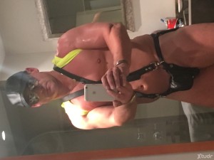Xtudr - Spitmycum: XXL súper musculoso 98 kg //22 cm 
Apasionado de sexo demoniaco 
Látex cuero enormes dildos
