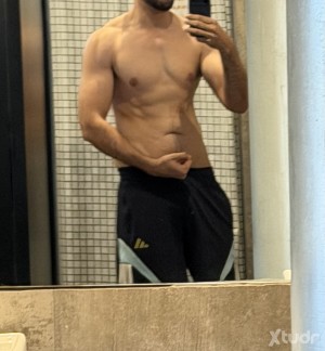Xtudr - NovioOnlineGym: Busco dominante solvente para pertenecerle. Entrego mi cuerpo a su completo control, aquí sumiso musculoso, profesio...