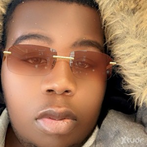 Xtudr - Baby27: I love shopping Netflix and chill traveling and aviation 
