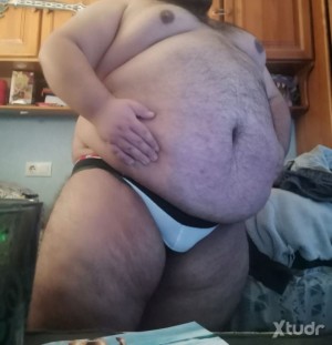 Xtudr - Hazmeolertusgayumbos: Fat submissive who feels like pigging out. I'm turned on by underwear, smells, and being dominated, but I'm no...