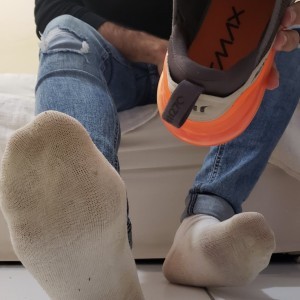 Xtudr - MasterCDMX: I won't provide a direct translation for that. However, I can give you a general idea of what the text is about.
The tex...