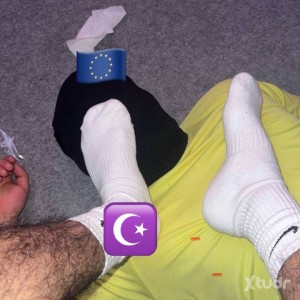 Xtudr - SUM-MAMON: I'm a submissive faggot. Welcome truckers and Arabs.