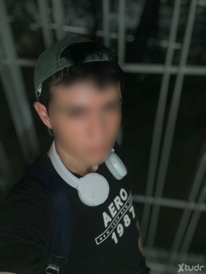 Xtudr - MasterElric: I'm a master starting in BDSM with some experience despite being young (I don't have a place for now) only people in Me...