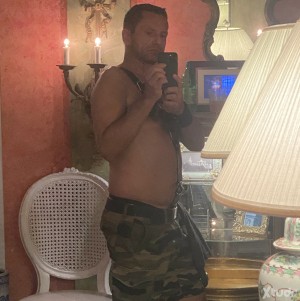 Xtudr - btmwv: Subm. Btm looking for Dom. Tops or Vers pigs now