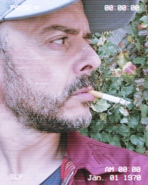 Xtudr - CigarBBcn: Excepto mujeres, críos y condones me va prácticamente todo.
Prefiero mayores que yo, muy dominantes, cerdos, kabrones, si...