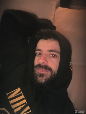 Xtudr - mamón_masc: Submissive with oral fixation. I seek to serve a dominant male. I don't have and I'm not looking for a penis.