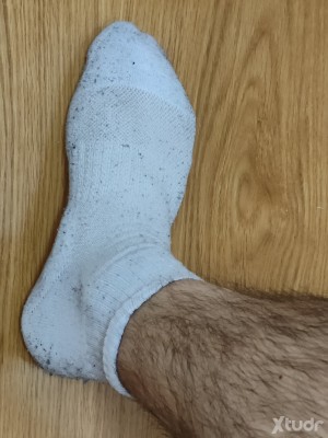 Xtudr - xaval_amo_gym: Busco esclavo pringado de mi edad que se deje ostiar y escupir mientras me da un buen masaje de pies y le humillo