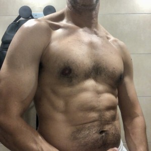 Xtudr - ramix: Muscular, athlete, horny and perverted, not shaved. Out of the scene, without attitude. Spanish. Handsome face. I have a good...