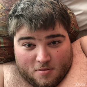 Xtudr - felipe1999: Open minded kinky chubby hairy guy 