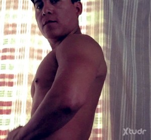 Xtudr - papi_moreno: I'm looking for a submissive little faggot who is compliant and a bull, and enjoys being asphyxiated with the cock in t...