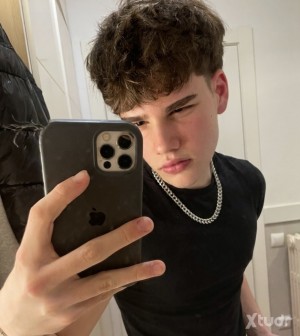 Xtudr - Barcelonagolfo: Soy de Barcelona, jovencito ofrezco todo tipo de servicios, no es gratis