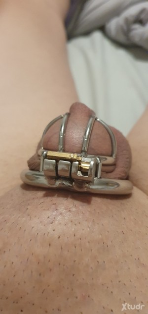 Xtudr - SumisoLZTF: I'm a submissive without experience looking for some dominant male to initiate me into submission, bondage, feminization...