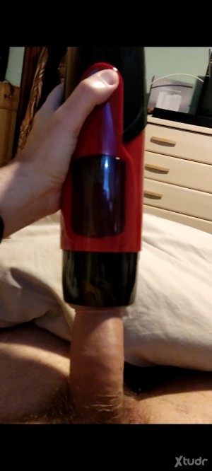 Xtudr - feetlover79: I love playing with other people's feet, I can be a dominant man or a submissive man at any given moment.