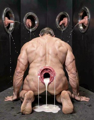 Glory Holes. preñado y meado en una cabina. 