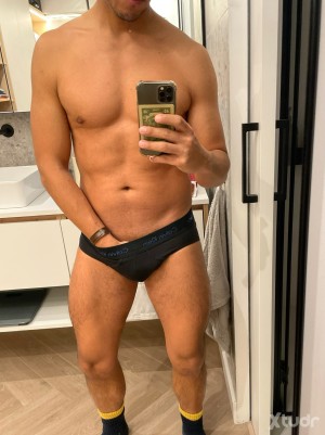 Xtudr - davnic: Me gusta el juego con morbo con varoniles +45, soysumiso y complaciente, siempre sex seguro.. el resto yo obedezco, tambien ...