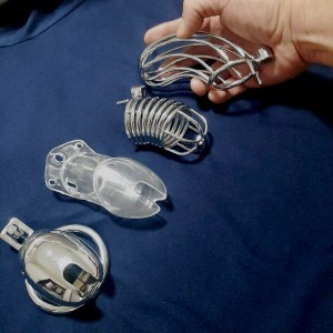 Xtudr - PlaySado: YO= Tranquilo, casero, ingeniero, cocinero empírico, vida st8.
Qué hago: Tocar / masajear antes y después de cada sesión, ...