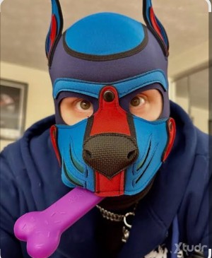 Xtudr - Tuny: Buscando alguien de buen rollo con el que poder realizar prácticas dom y sub.
La foto no es mía. 
