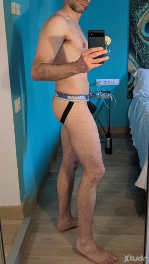 Xtudr - mamonPeludo:  Ya tengo pareja, así que para mi esto es un juego esporádico. 
Versátil más tirando a sumiso. Nada me pone más que est...