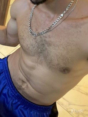 Xtudr - QuiemFISTEA: Hello, how are you, I'm new in your city.