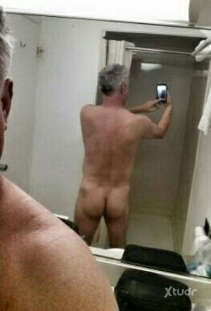 Xtudr - WellBred: No translation needed, the input is already in English. 
However, I can provide a polished version: 
I'm into kink, fetish...