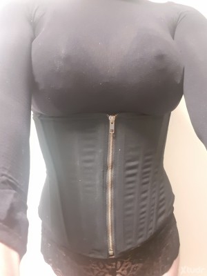 Xtudr - Crossgaby: Hola a todos! Bueno, como veran en las fotitos me gusta vestirme de nena en la intimidad. Solo me visto en la intimidad y...