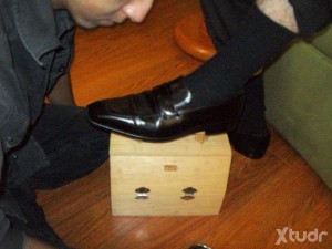 Xtudr - Lustrabotas_Mexicano: Solo un cabrón que disfruta de arrodillarse a lustrar el calzado de un hombre. Quiero ser útil a un hombre sup...