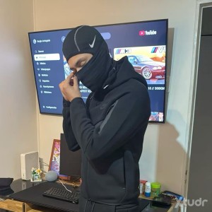 Xtudr - princessoscar: I'm 19, I'm a down-low guy, but I love to get put into sissy dresses and lacy bras and panties, I also love when I ge...