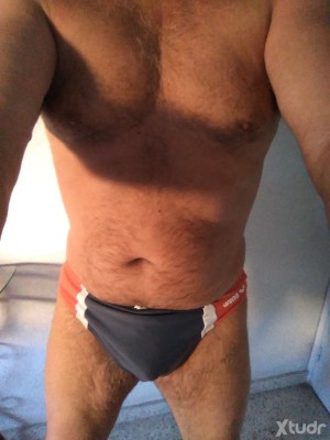 Xtudr - Gladiator53: I'm mature and I'm looking for mature men, with some exceptions. I like to play sports and travel. Healthy life and hea...