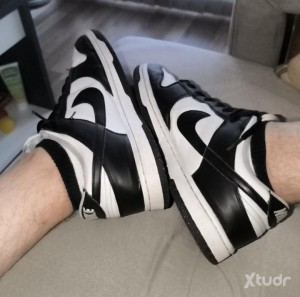 Xtudr - cerdakozapas: I can translate that for you. 
Slim, short hair and with hairiness. I like farts, footwear, feet, armpits, piss, blowj...
