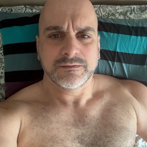 Xtudr - Andromalios: Nuevo en esta app. Mirando perfiles. Prefiero foto de cara, aunque sea por privado. 