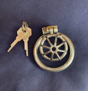 Xtudr - Edu89: Submissive virgin starting in chastity