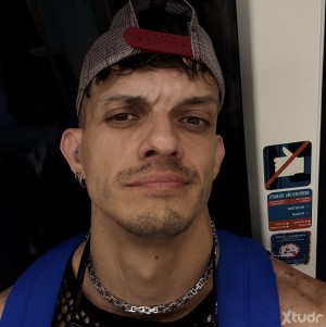 Xtudr - gooodboy: Little slut is looking for a dominant man to satisfy him sexually.