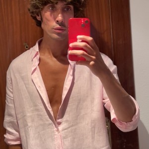 Xtudr - Pasivo_86: I'm looking for masculine tops and well-endowed males.