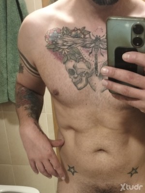 Xtudr - Maltrato: 38 years old. Handsome with charisma. Looking for a slut to humiliate, domestic service, etc. Serious people.