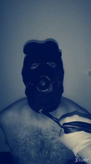 Xtudr - slvboysdr: Pig, submissive.
Whips
Floggings
Chastity
Bondage
Wax
Rain