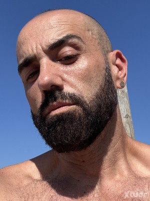 Xtudr - Tdoyrabo: Busco sumisos, PD está app es una puta mierda aquí no queda ni dios